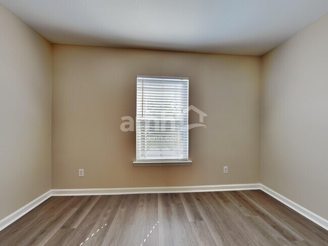 Building Photo - 25 Concordia Ct