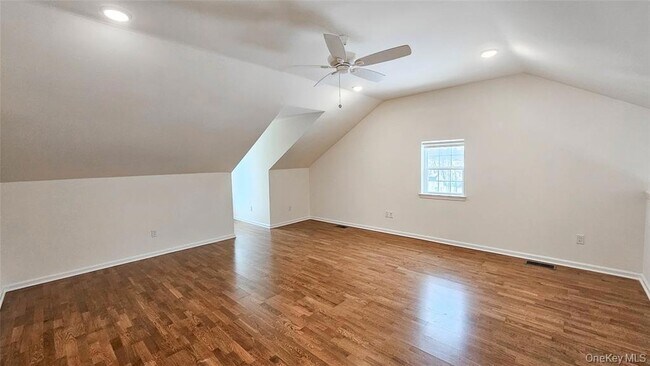 Building Photo - 260 W Main St