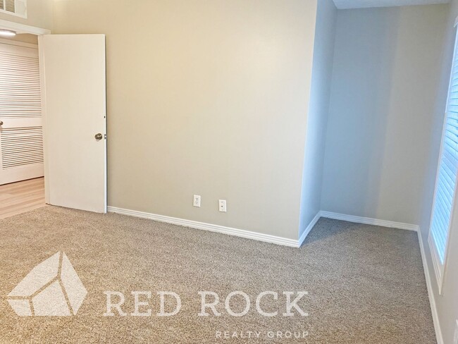 Building Photo - Canterbury Townhouses- Columbus, MS
