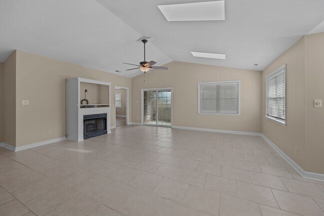 Building Photo - 100 Iverson Ln