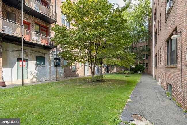 Building Photo - 7250 Chestnut St