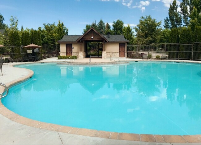 Building Photo - 307 E Grove Creek Ln