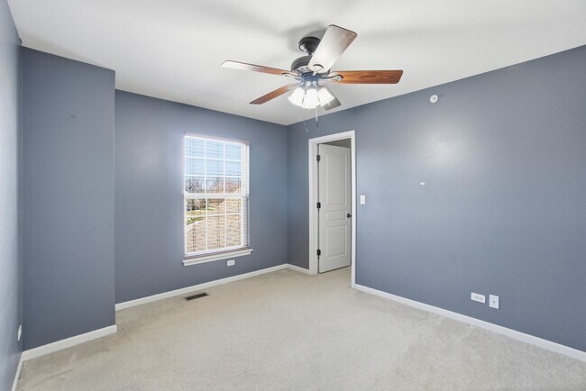 Building Photo - 715 Blue Ridge Dr