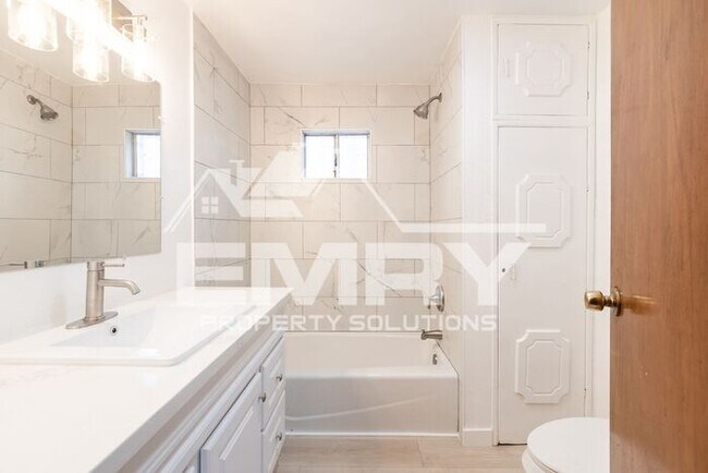 Building Photo - 3 Bedroom 1 Bathroom House for Rent Fishburn Ave Bell CA
