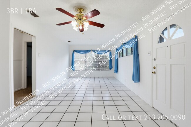 Building Photo - 271 Wayside Dr