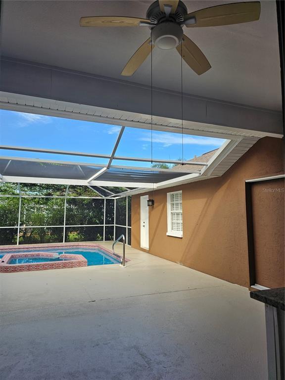 Building Photo - 417 Lake of the Woods Dr