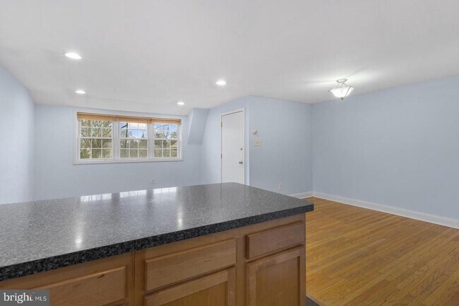 Building Photo - 5443 Houghton Pl