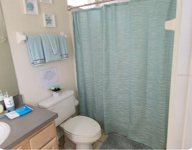 Building Photo - 913 Lake Berkley Dr