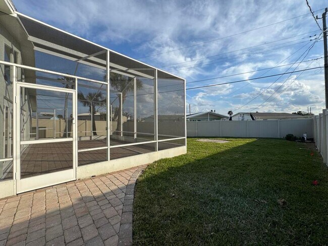 Building Photo - 2/2 plus Bonus Room in Ormond By the Sea