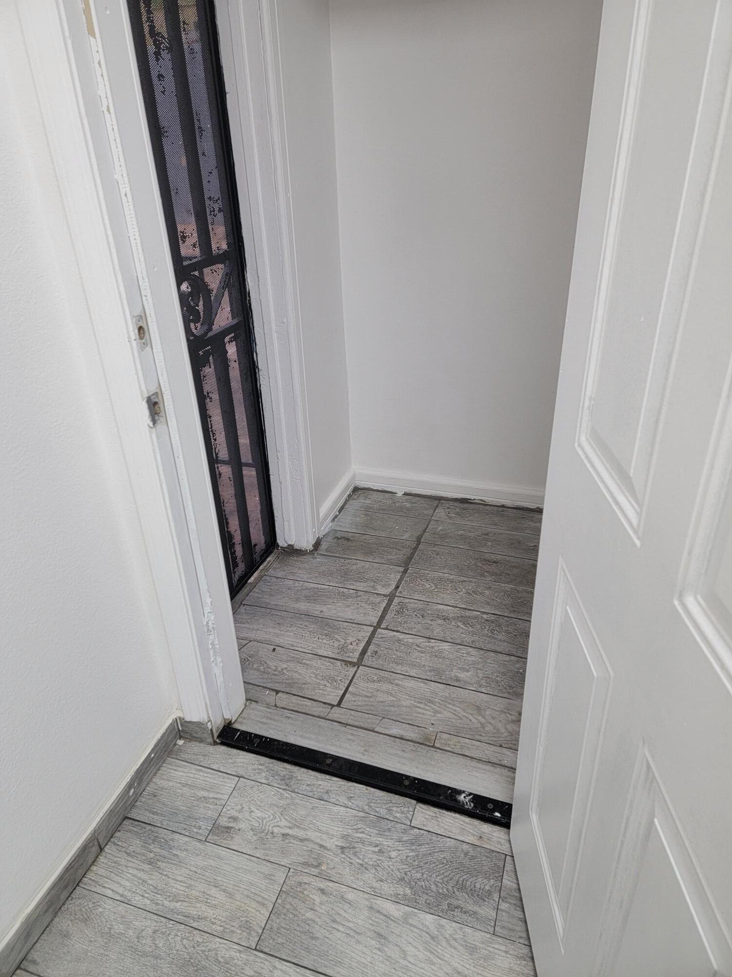 Small room to back patio - 1929 Vesta St