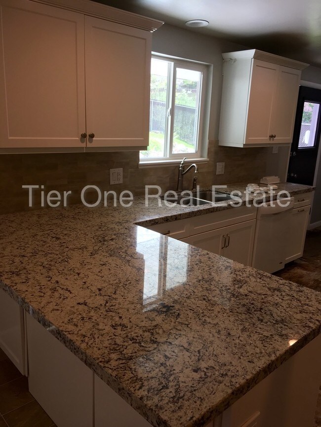 Building Photo - 7405 S 2200 E