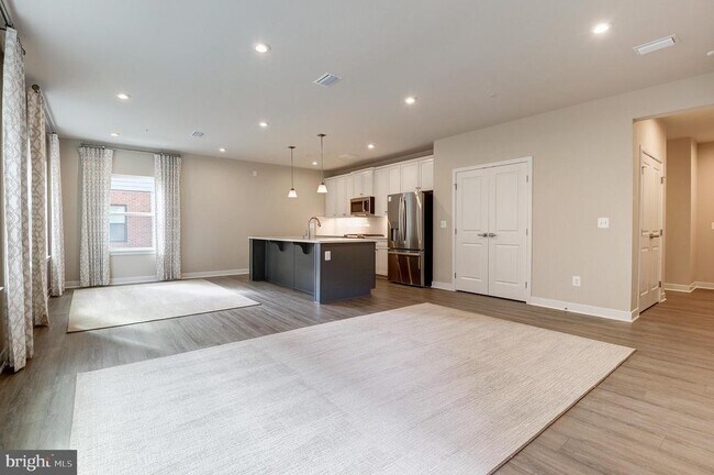 Building Photo - 4395 Peach Lily Ln