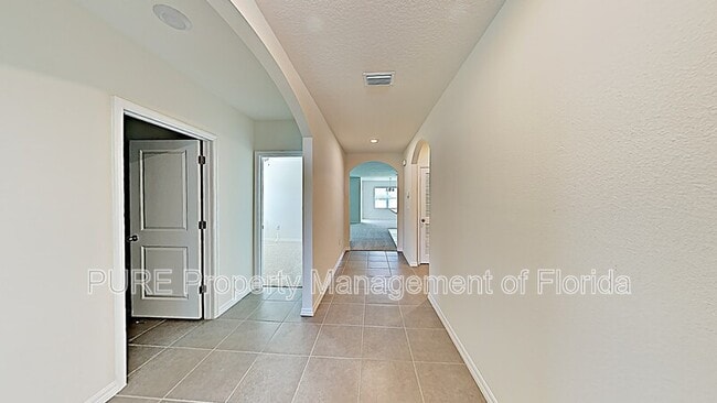 Building Photo - 9734 Pepper Tree Pl