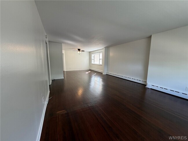Building Photo - 641 Amherst St