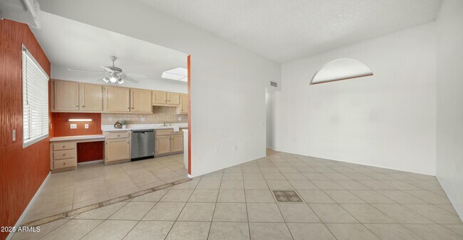 Building Photo - 11022 W Boswell Blvd