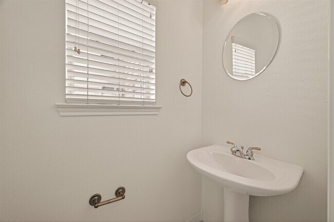 Building Photo - 5217 Blossom St