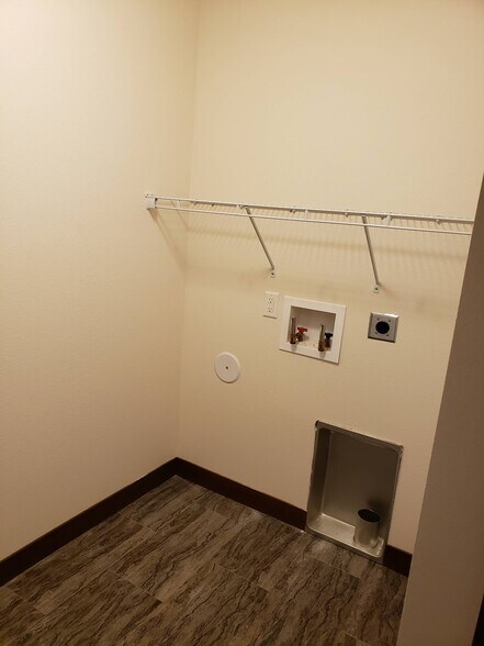 Building Photo - 4955 Bluebell Ct