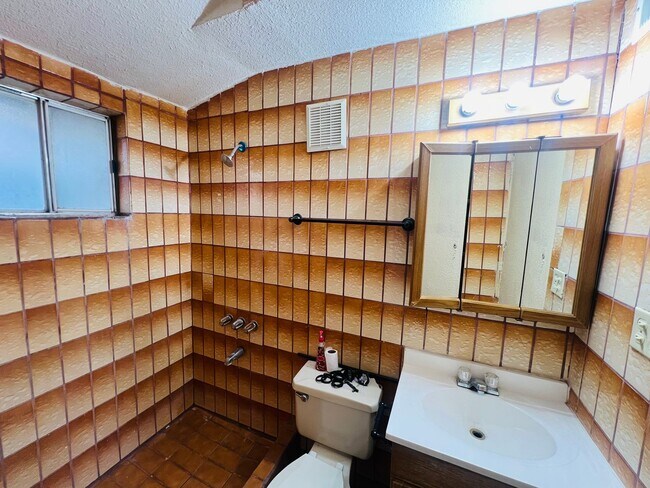 Building Photo - 129 Tassie Way