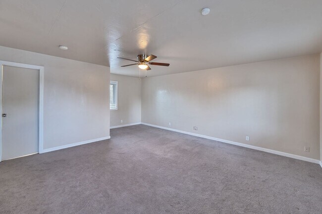 Building Photo - 5400-5402 Folsom Blvd