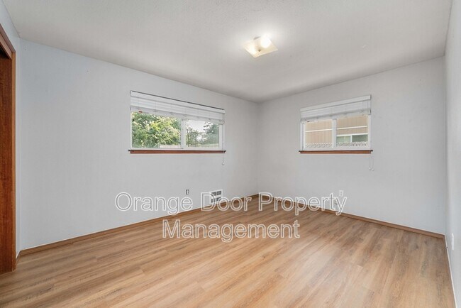Building Photo - 712 127th St S