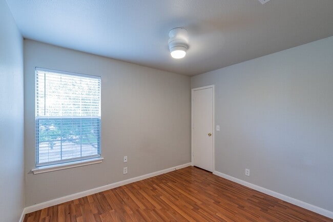 Building Photo - 1202 Still Meadow Dr