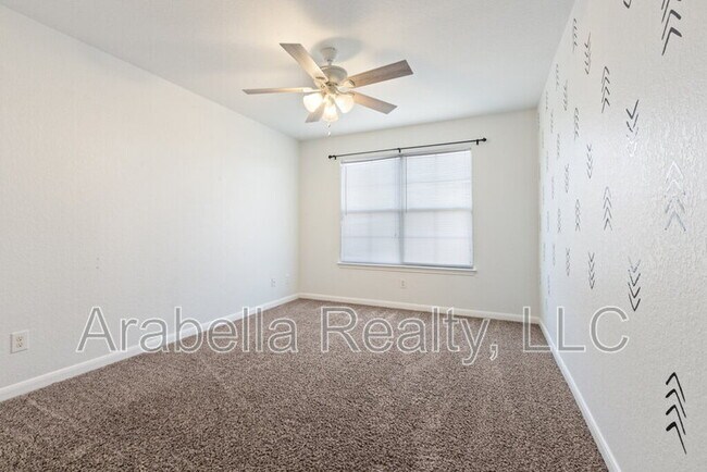 Building Photo - 208 Dove Run