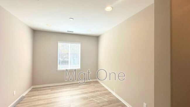 Building Photo - 28244 Millstream Ct