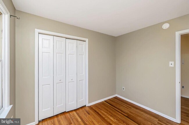 Building Photo - 60 Paul Cir
