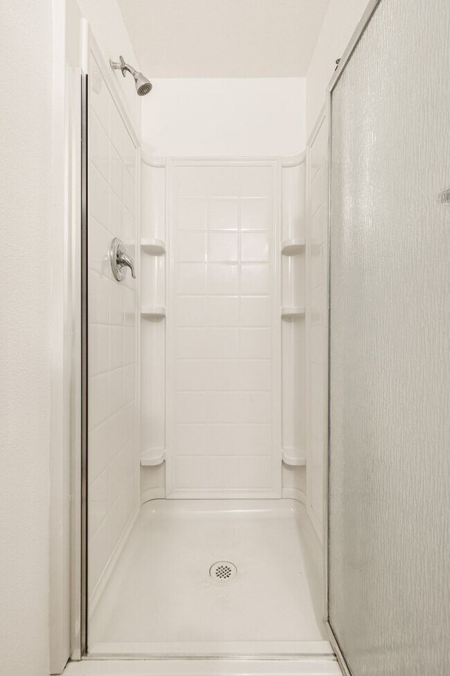 Building Photo - PM-UT-GOL*813-MF