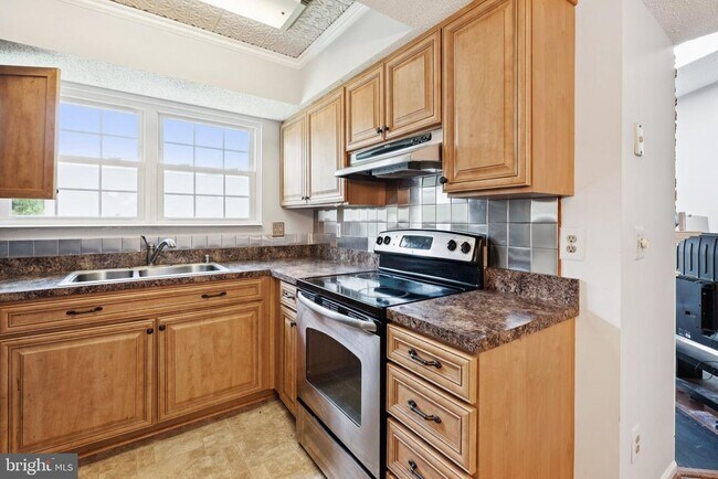Building Photo - 9370 Caspian Way