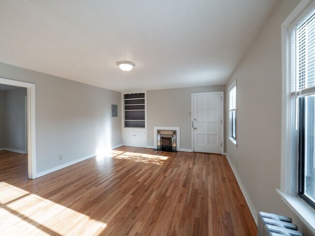 Building Photo - 131 Edgewood Ave