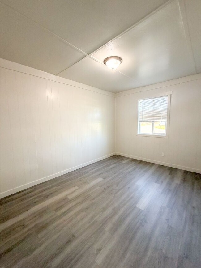 Building Photo - Thorpe Duplexes