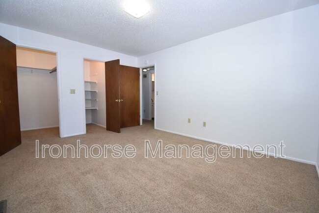 Building Photo - 411 N 16th Ave