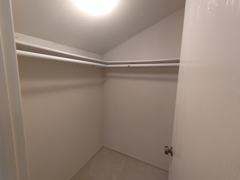 Building Photo - 8124 145th Ct NE