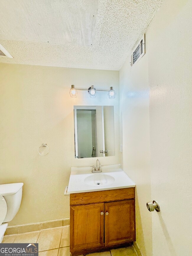 Building Photo - 4755 Yates Rd