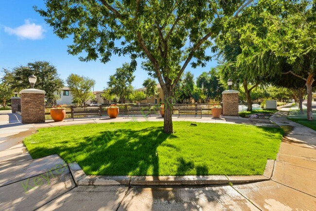 Building Photo - Modern Gilbert Lakeview Townhome in The La...