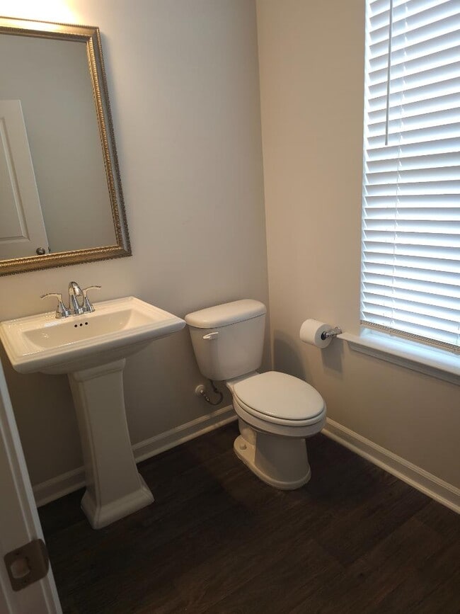 Building Photo - 102 Lowland Dr