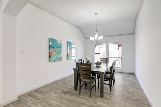 Building Photo - 26815 Lakeridge Park Ln