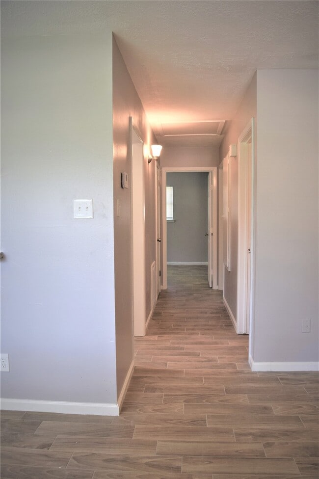 Building Photo - 7033 Kinney St