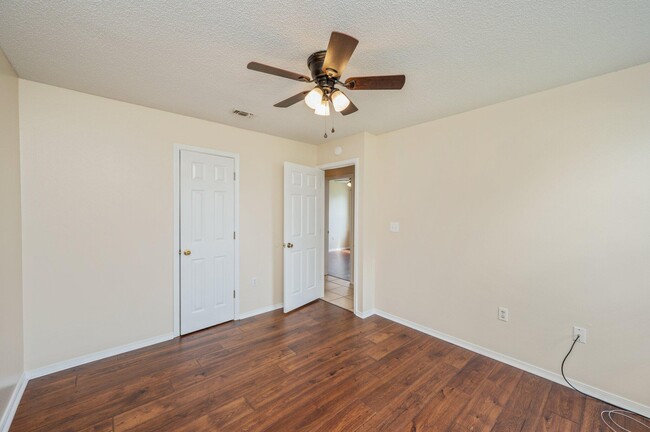 Building Photo - 3009 La Salle Ct