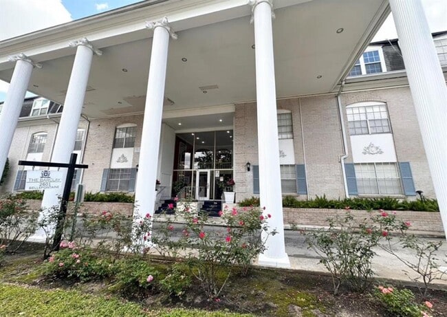Primary Photo - 2601 Bellefontaine St
