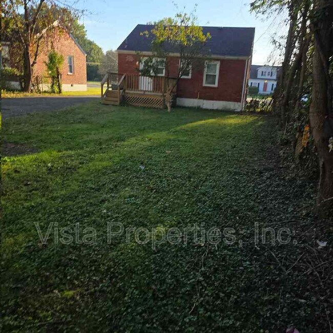 Building Photo - 1021 W Indian Trail