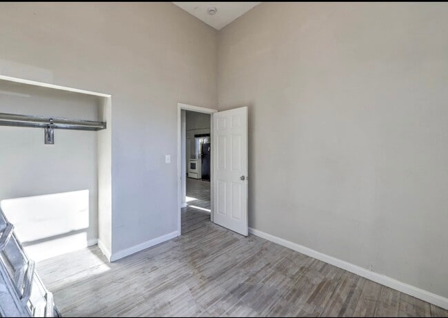 Building Photo - 1305 Palm St