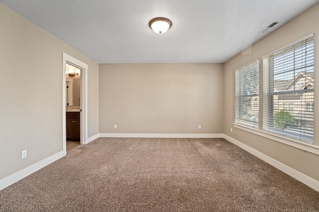 Building Photo - Close proximity to Old Mill District and downtown