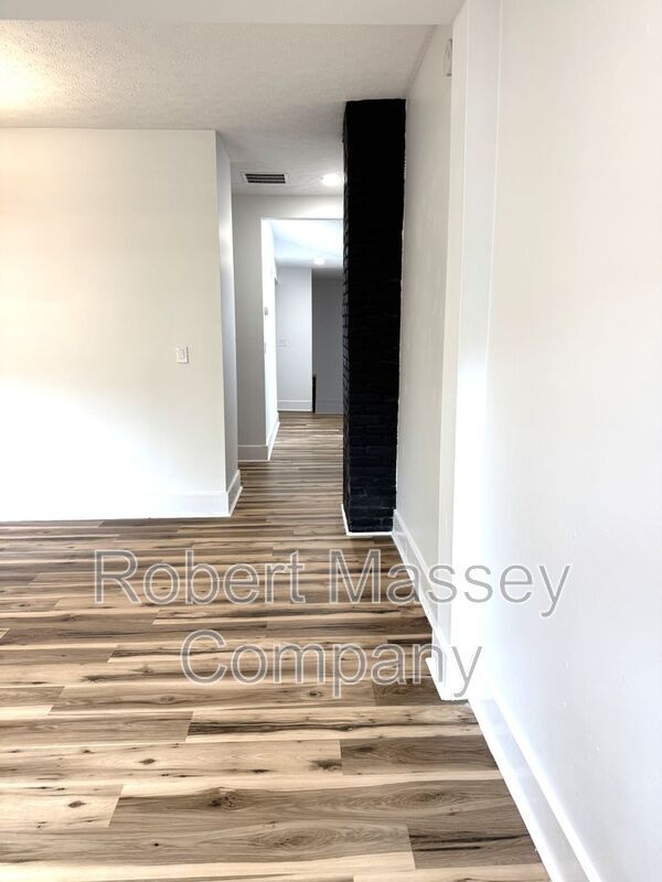 Building Photo - 1618 Ellwood Ave