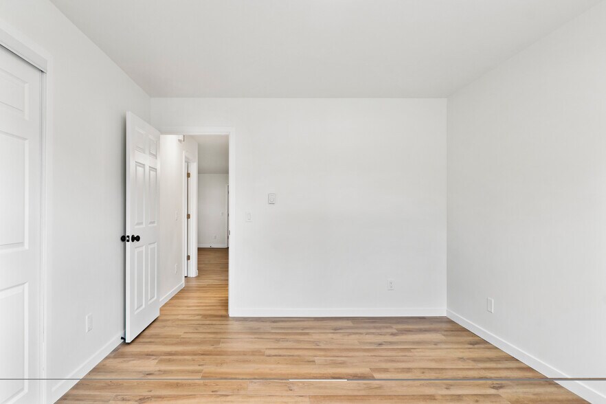 Building Photo - PropertyName