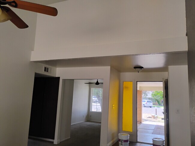 Building Photo - 12611 N 42nd Ave