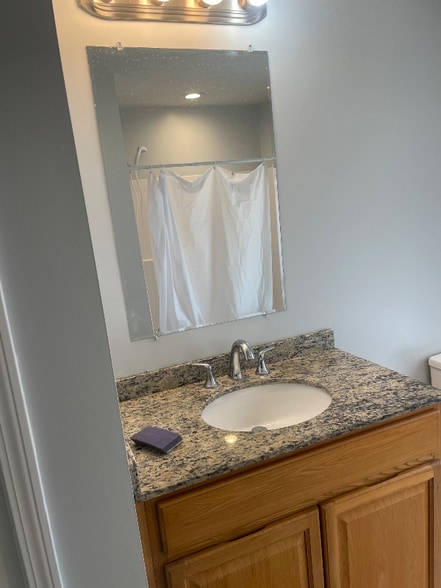 Building Photo - 69 Fairfield St