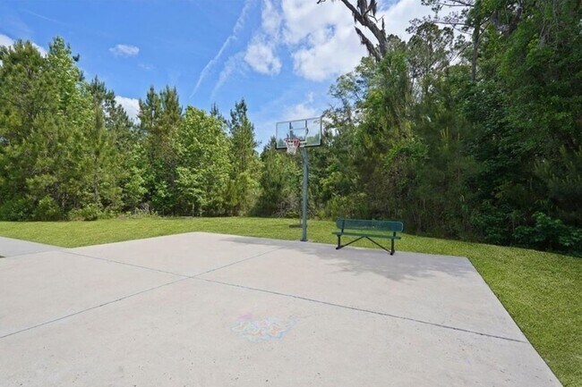 Building Photo - Highly Desirable 4 Bedroom Home with Serene Cul-de-Sac Living in Watergrass Community