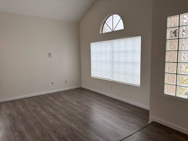 Building Photo - 12790 Lambeth St